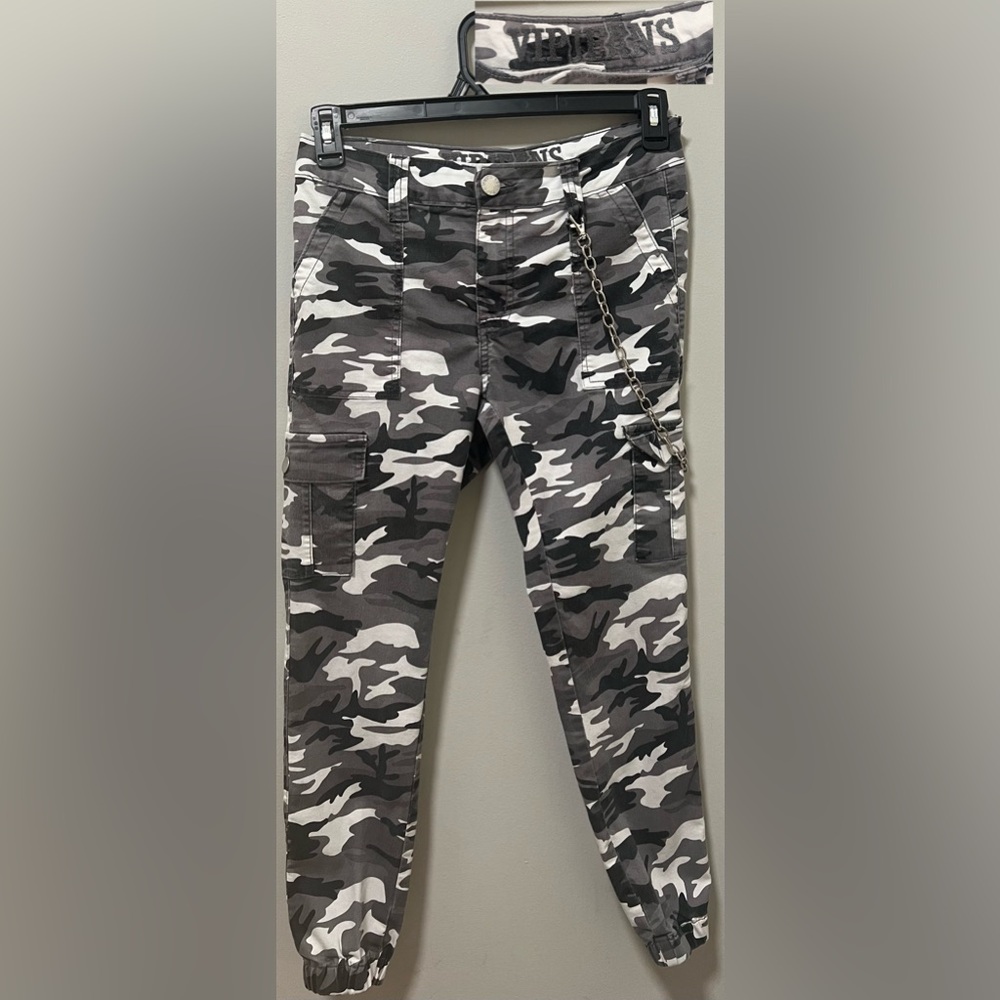 White/grey camouflage pants with waist chain. Brand, VIP JEANS. Never worn